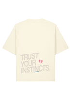 Lade das Bild in den Galerie-Viewer, Trust Your Instincts Oversized T-Shirt