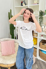 Lade das Bild in den Galerie-Viewer, AVA LOVES YOU T-SHIRT LIGHT

