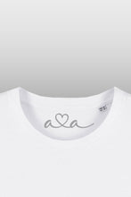 Lade das Bild in den Galerie-Viewer, AVAS BUBBLE TEA EXPLOSION T-SHIRT LIGHT
