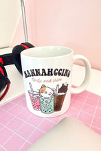 Lade das Bild in den Galerie-Viewer, Hannahccino Cat Standard Tasse
