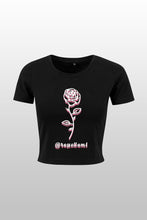 Lade das Bild in den Galerie-Viewer, Rosa Rose Cropped Tee Black
